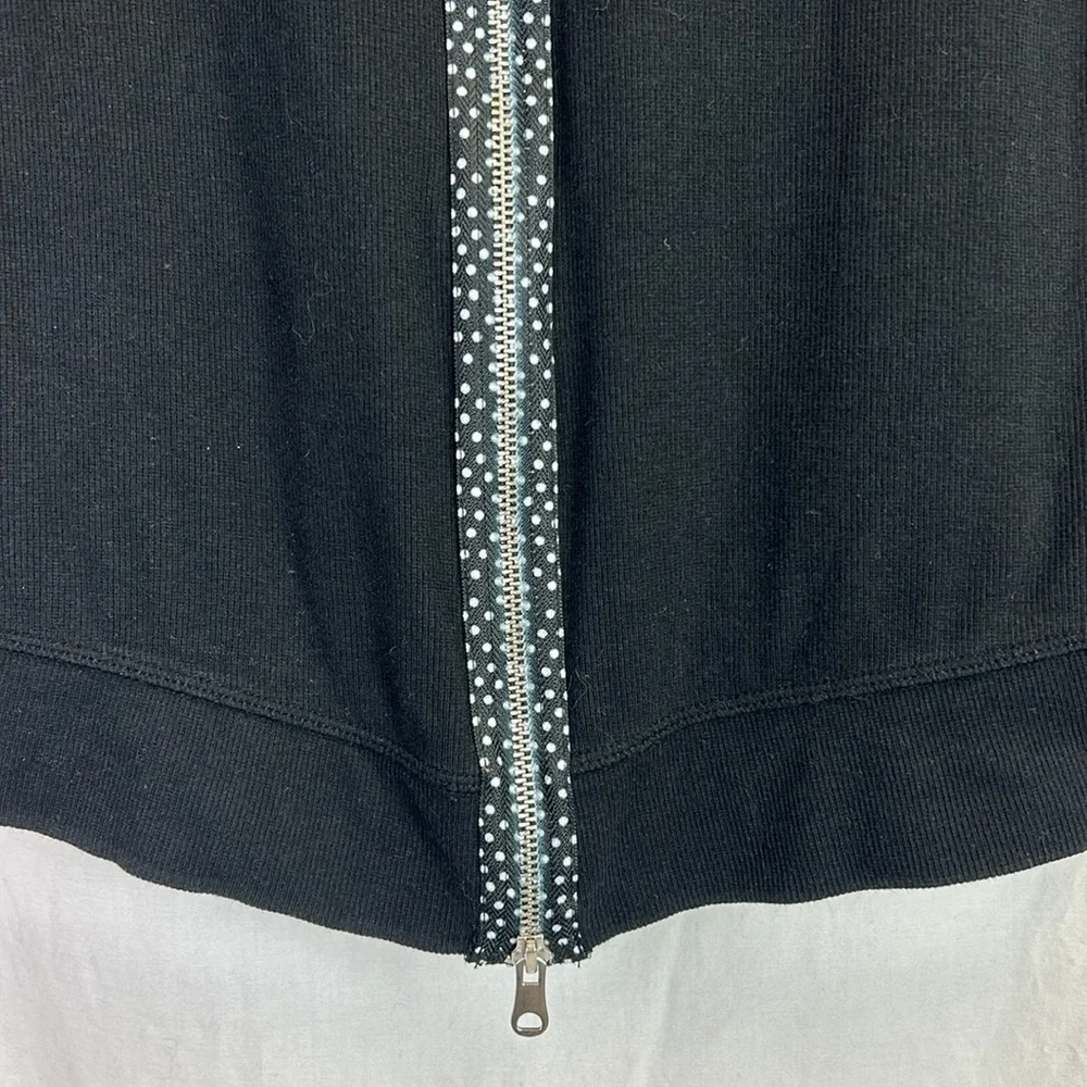 Chico’s Zenergy Black White Sweater With Zippered Detail On Back